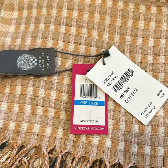 Vince Camuto Scarf NWT - Picture 3 of 3